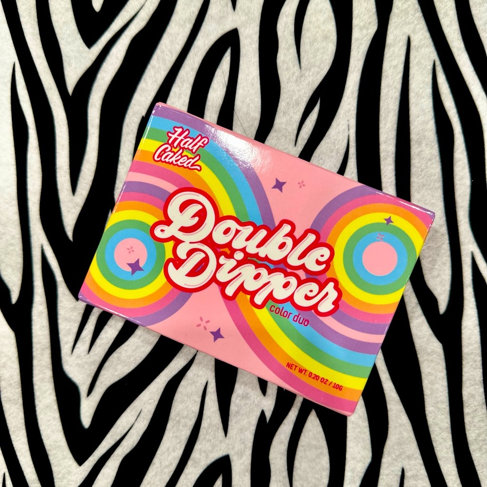 buttery-soft duo includes pink primer blush and a light copper highlighter